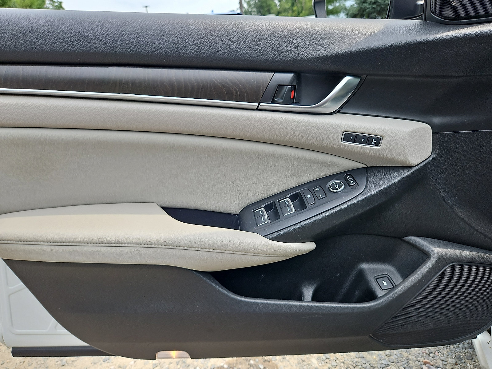 Used 2018 Honda Accord Touring image 13