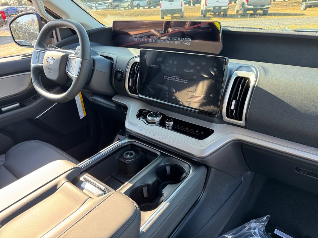 New 2026 Ford Expedition Active image 21