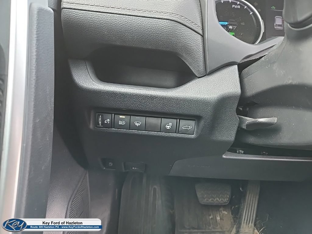 Used 2021 Toyota RAV4 AWD Hybrid image 28