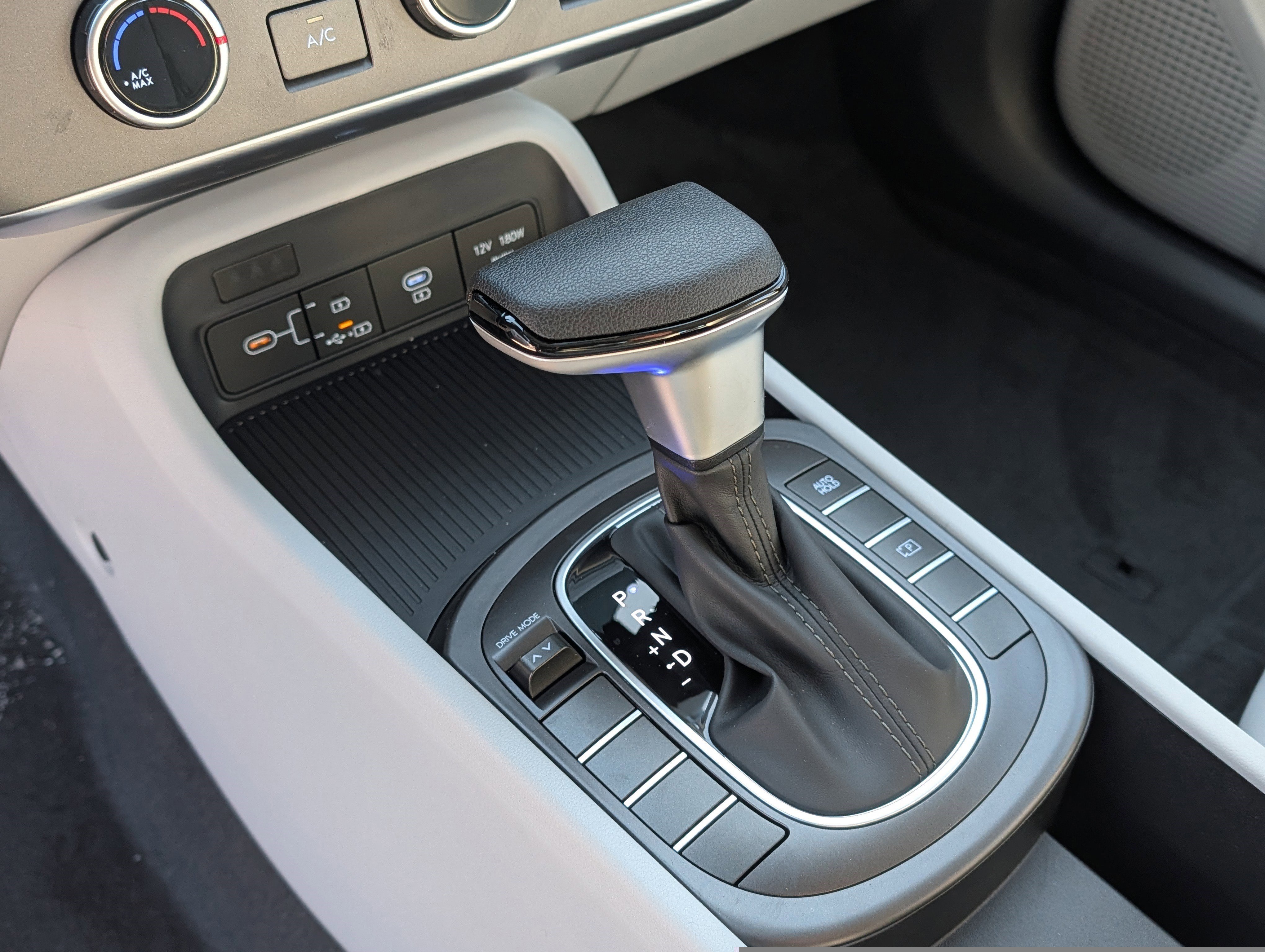 New 2026 Hyundai Kona SE image 14