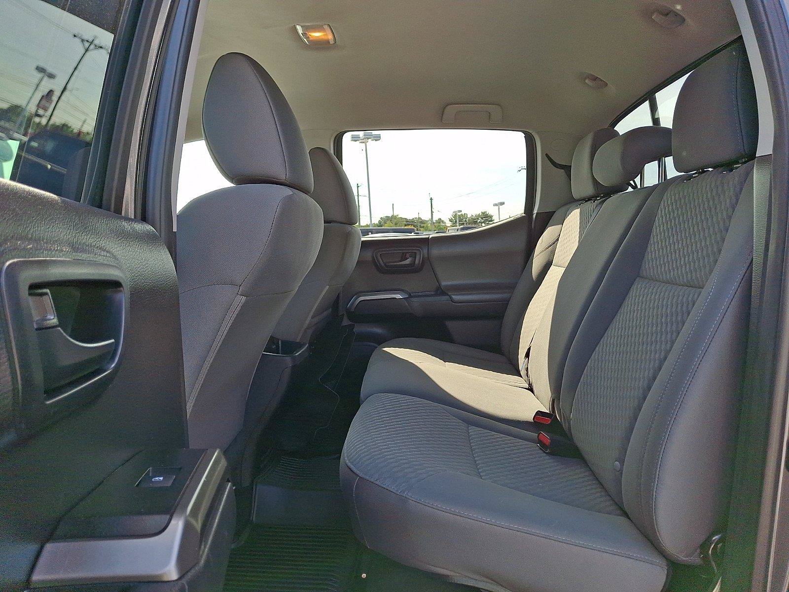 Used 2021 Toyota Tacoma SR5 AWD/4WD image 10