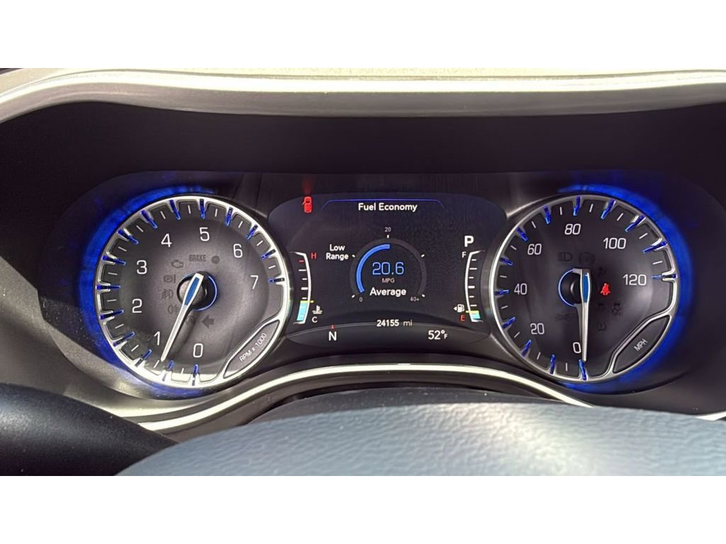 Used 2025 Chrysler Pacifica Select FWD image 27