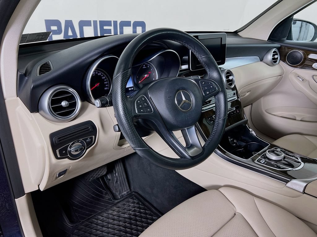 Used 2018 Mercedes-Benz GLC 300 4MATIC image 9
