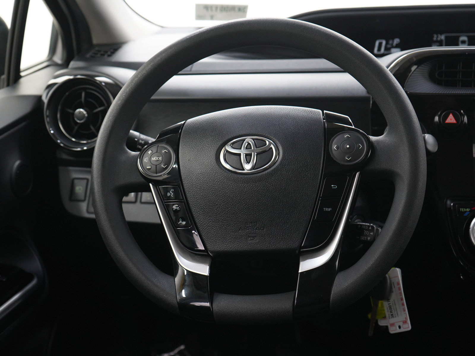 Used 2018 Toyota Prius C Two w/ Carpet Mat Package FWD image 15
