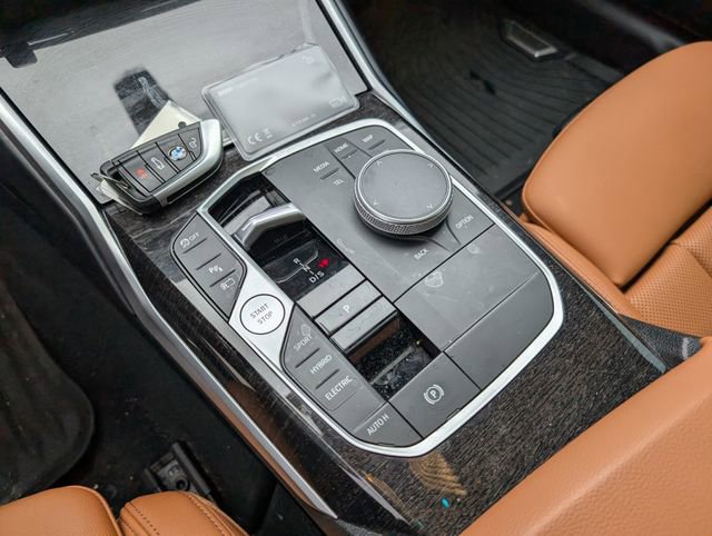 Used 2023 BMW 330e xDrive w/ Convenience Package image 18