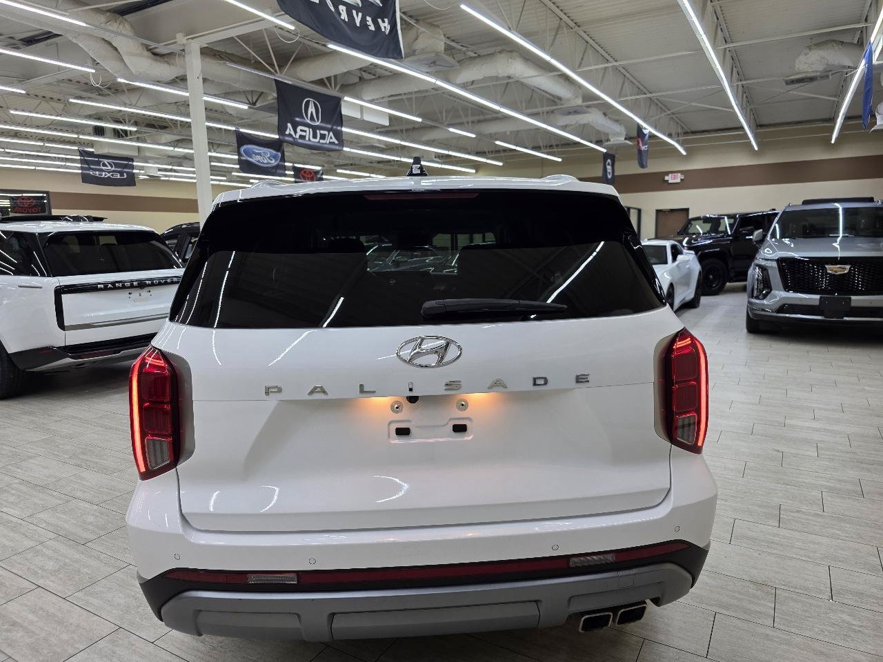 Used 2025 Hyundai Palisade SEL FWD image 7