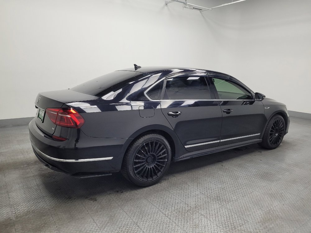 Used 2017 Volkswagen Passat 1.8T R-Line FWD image 10