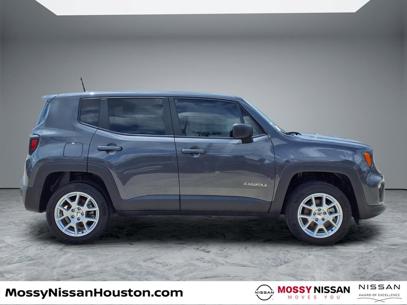 Used 2023 Jeep Renegade Latitude AWD/4WD image 8