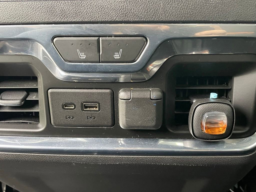 Used 2021 GMC Sierra 1500 AT4 w/ AT4 Value Package AWD/4WD image 30