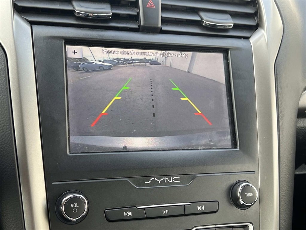 Used 2019 Ford Fusion SE image 20
