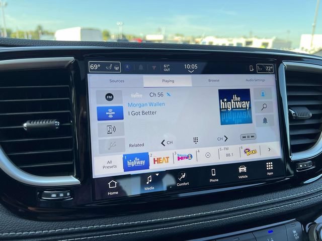 New 2026 Chrysler Pacifica Select FWD image 19