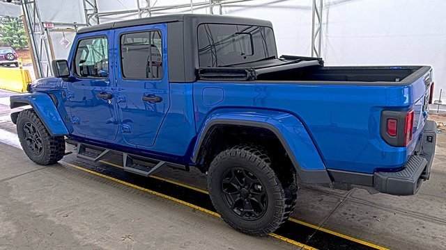 Used 2021 Jeep Gladiator Sport image 4