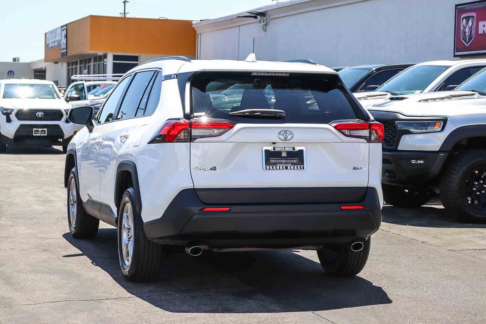 Used 2025 Toyota RAV4 XLE FWD image 6
