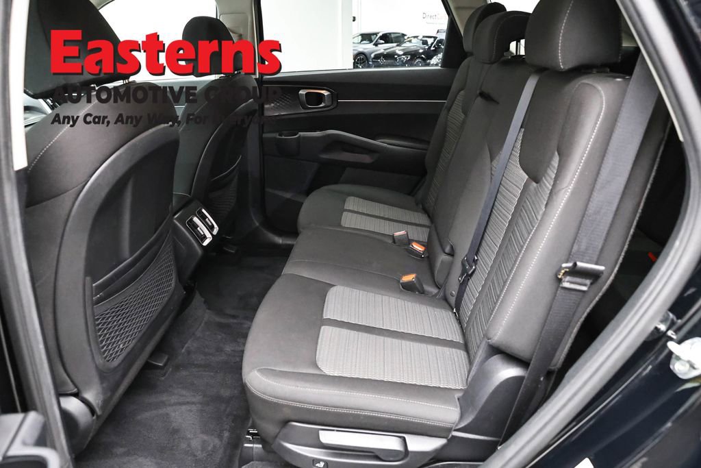 Used 2022 Kia Sorento LX FWD image 21