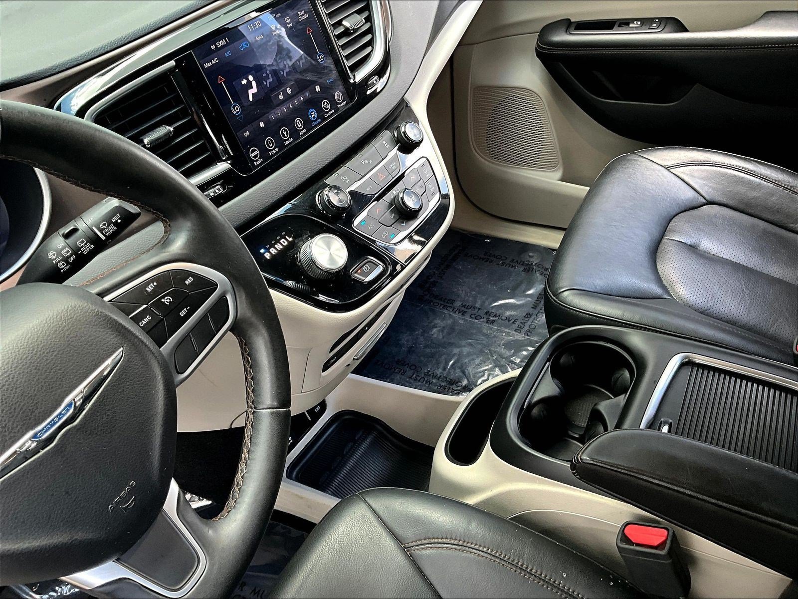 Used 2018 Chrysler Pacifica Touring-L Plus FWD image 18