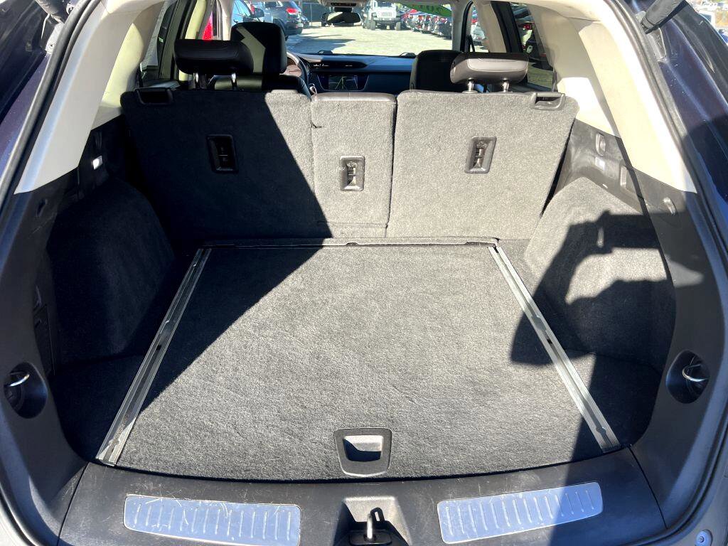 Used 2017 Cadillac XT5 Luxury w/ Driver Awareness Package image 18