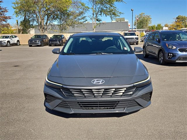 Certified 2024 Hyundai Elantra SEL image 3