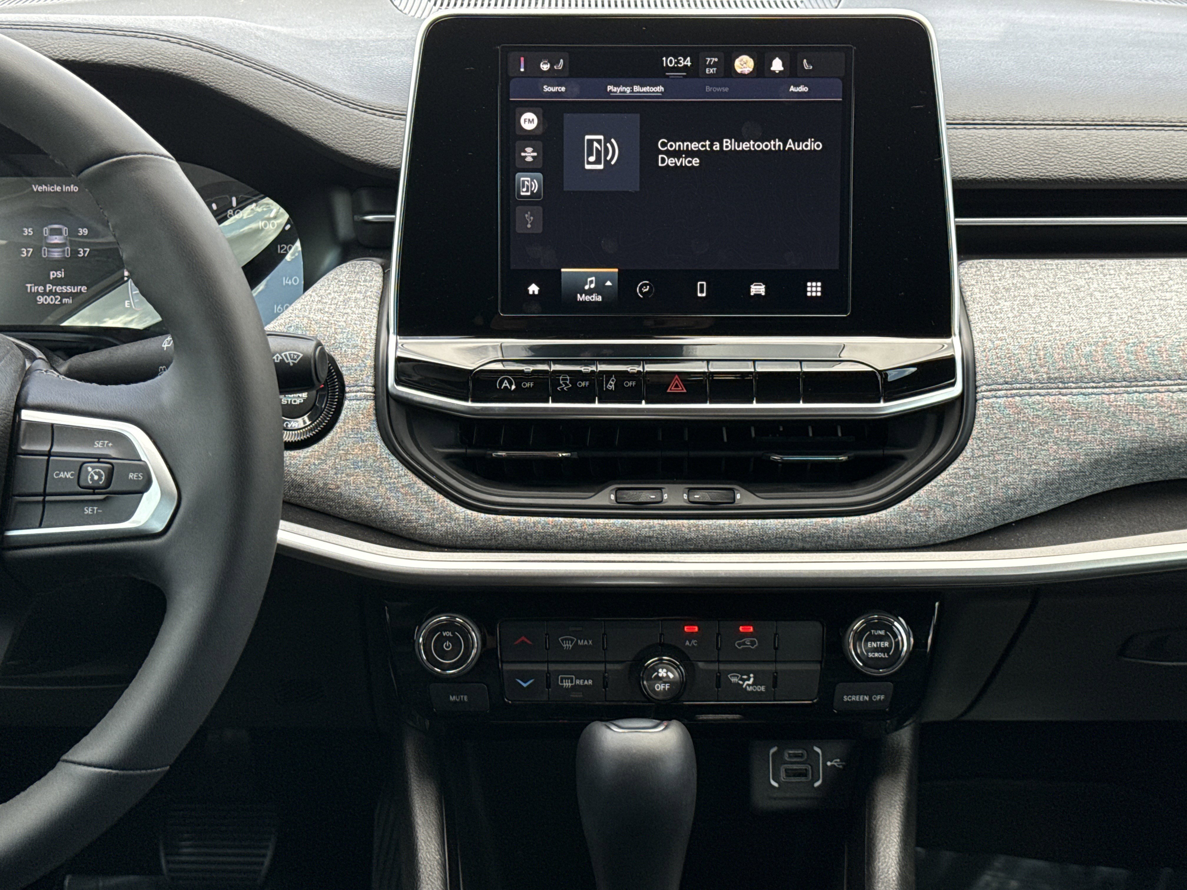 Used 2025 Jeep Compass Latitude image 27