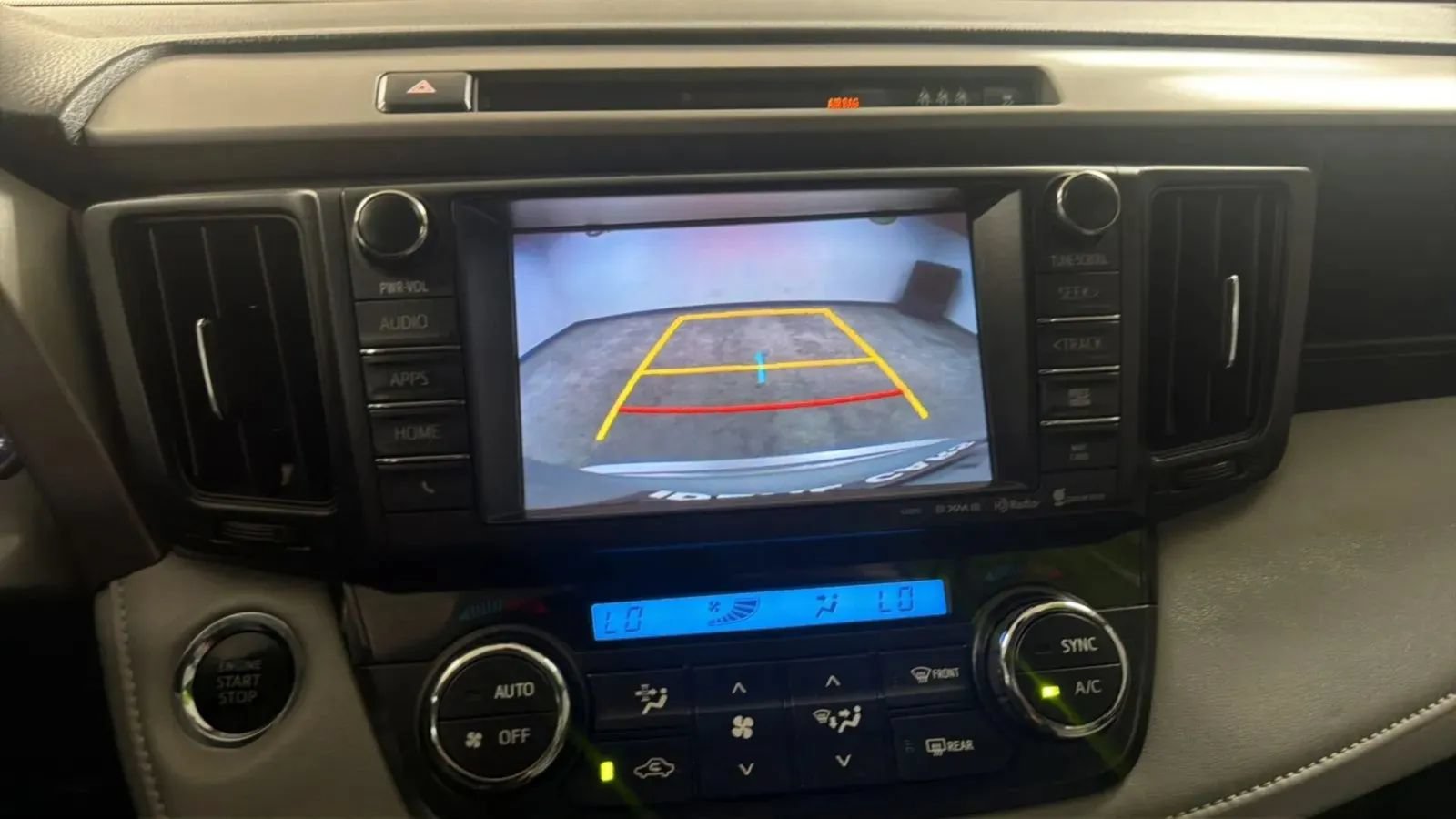 Used 2018 Toyota RAV4 XLE FWD image 15