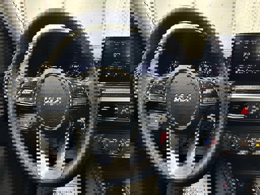 Used 2024 Kia Forte LXS image 17