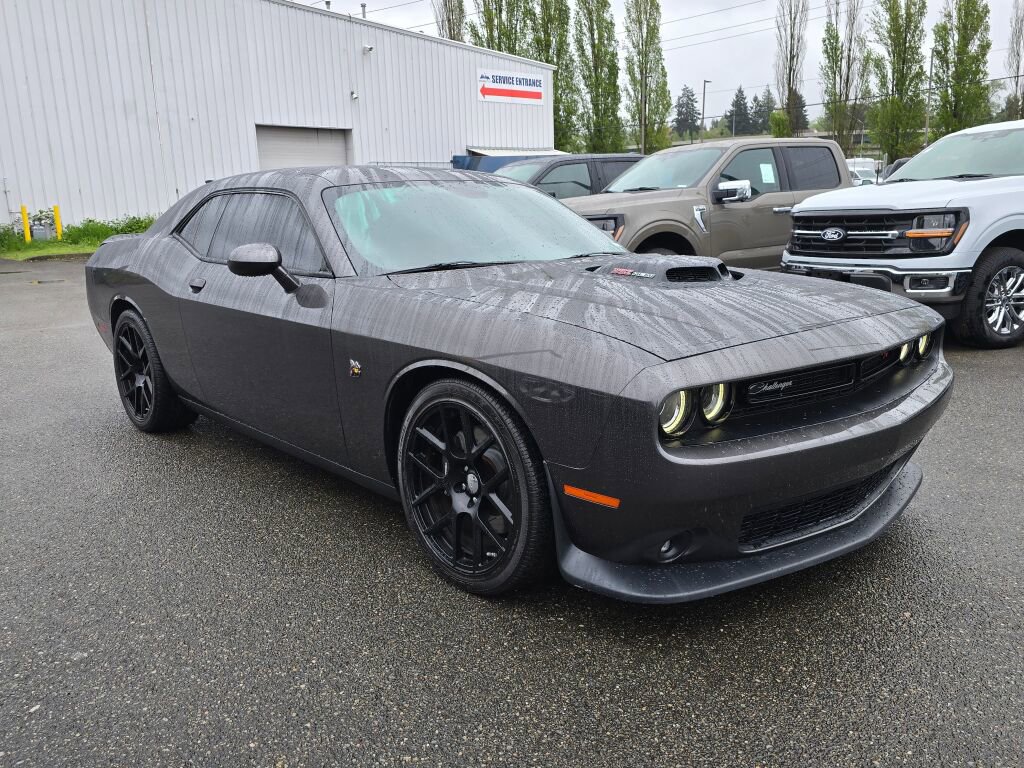 Used 2015 Dodge Challenger R/T Scat Pack RWD image 3