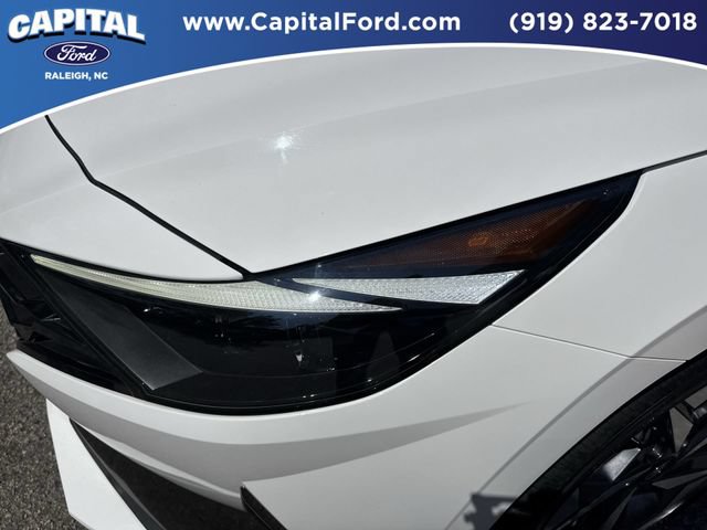 Used 2023 Hyundai Elantra Limited w/ Cargo Package FWD image 11