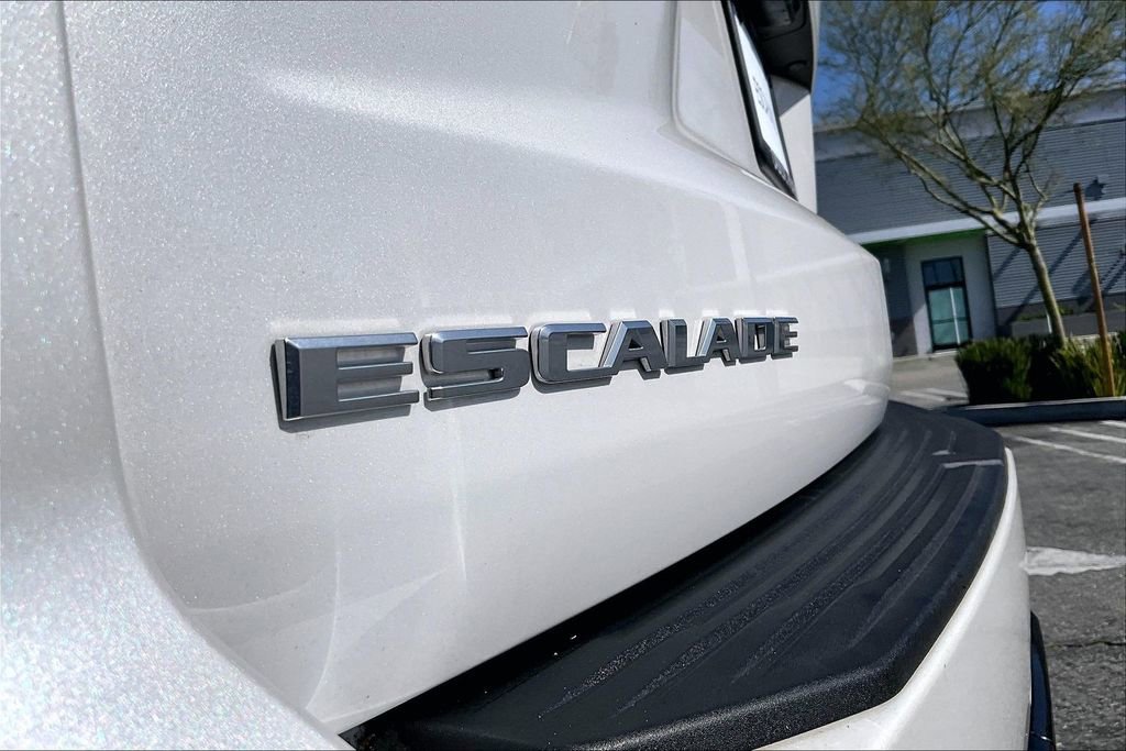 Used 2021 Cadillac Escalade Premium Luxury RWD image 31
