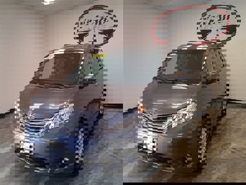 Used 2017 Toyota Sienna XLE