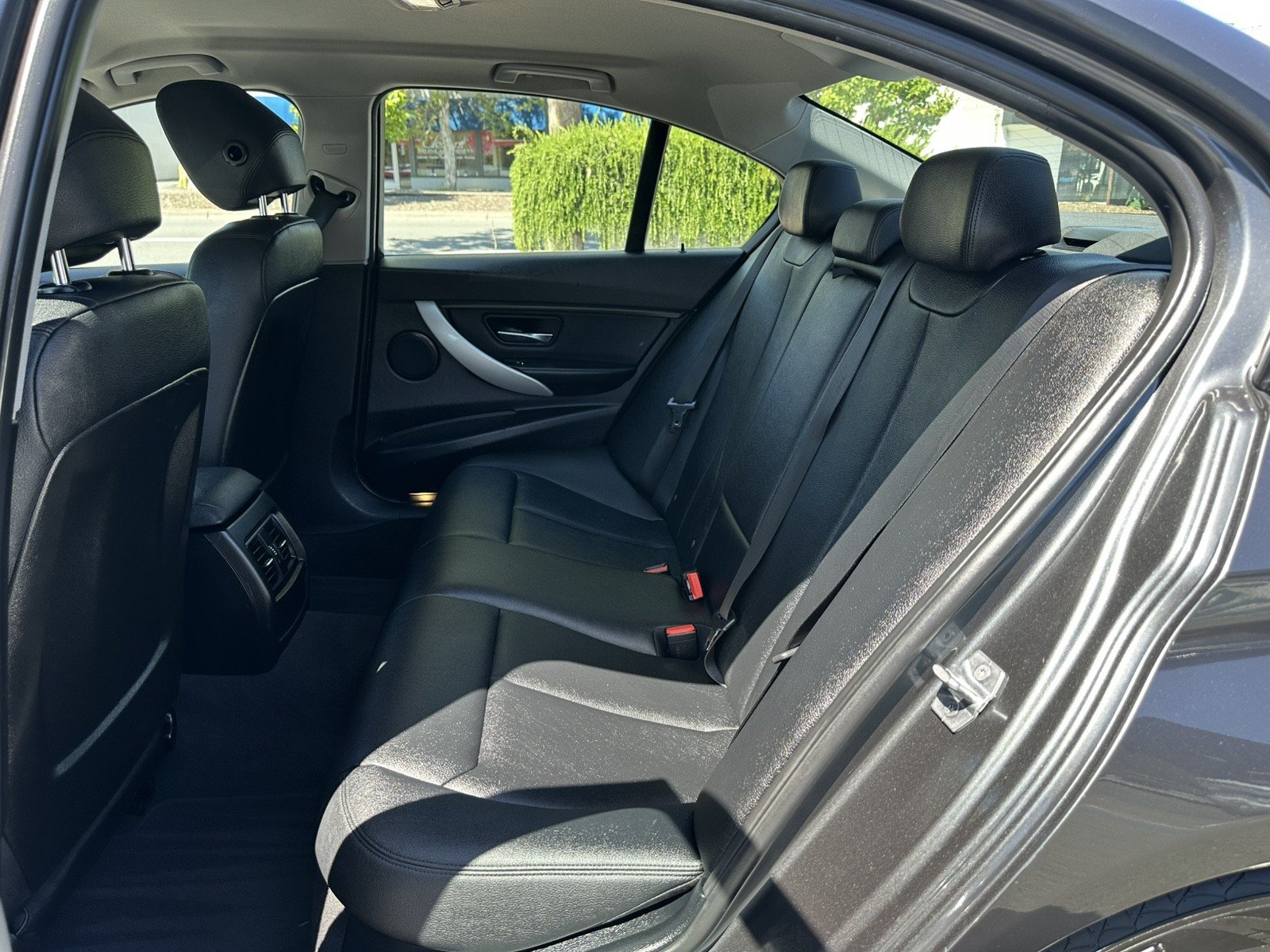 Used 2017 BMW 320i Sedan RWD image 23