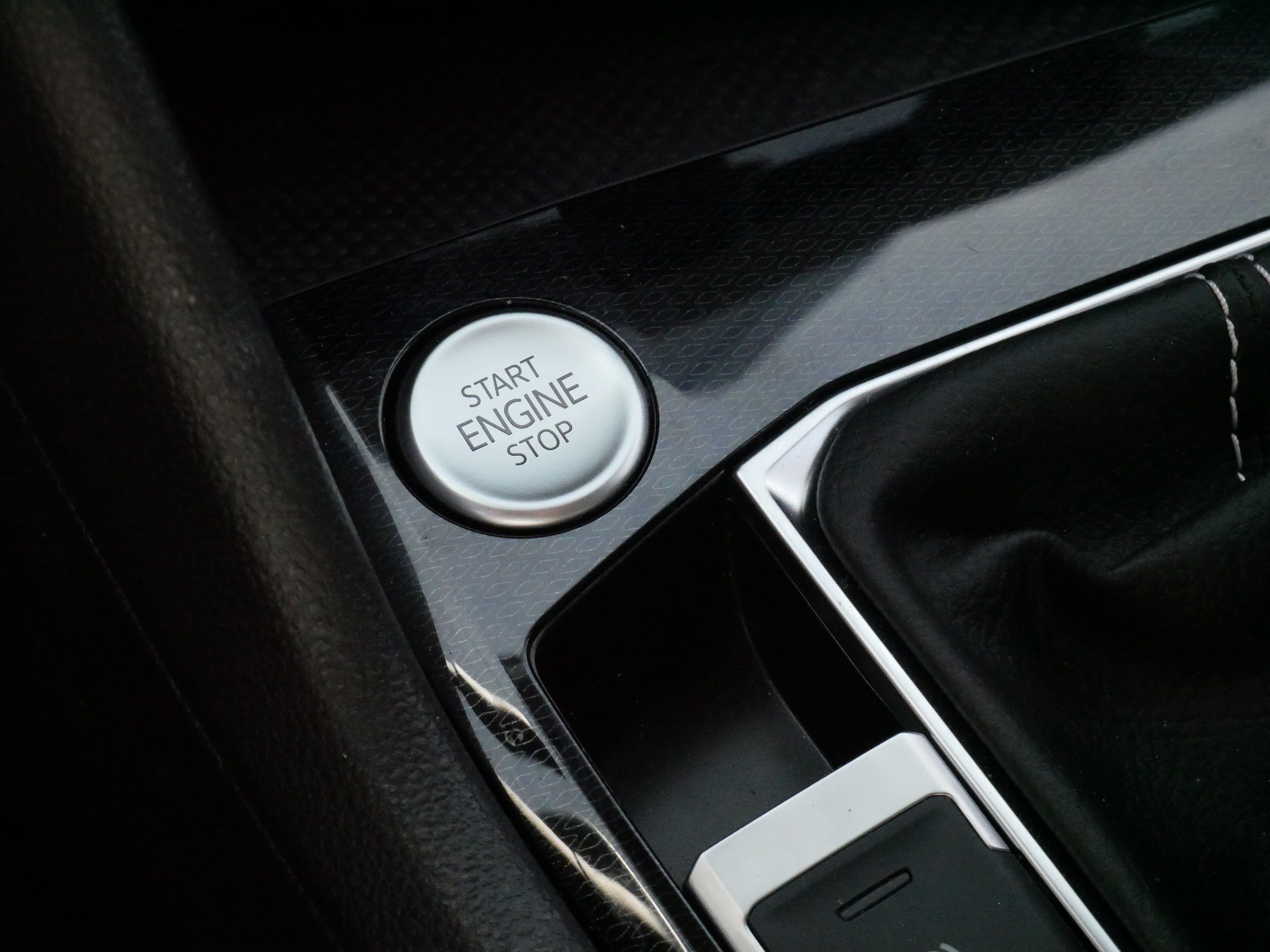 Certified 2025 Volkswagen Taos S AWD/4WD image 31
