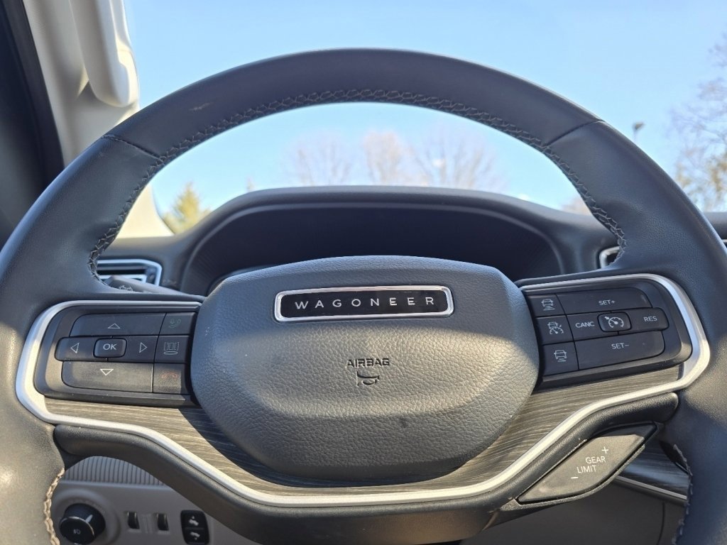 Used 2023 Jeep Wagoneer Series III w/ Premium Group I image 25