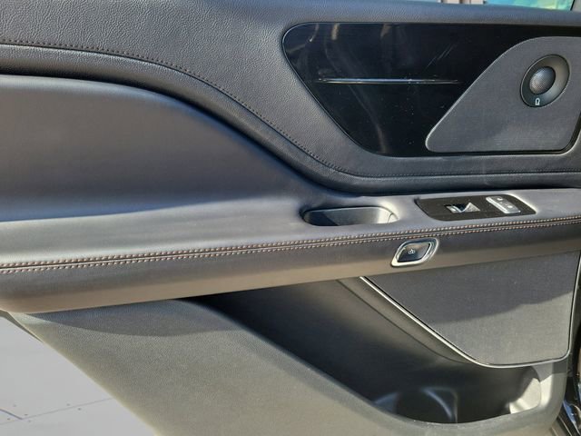 Used 2023 Lincoln Aviator Reserve RWD image 17