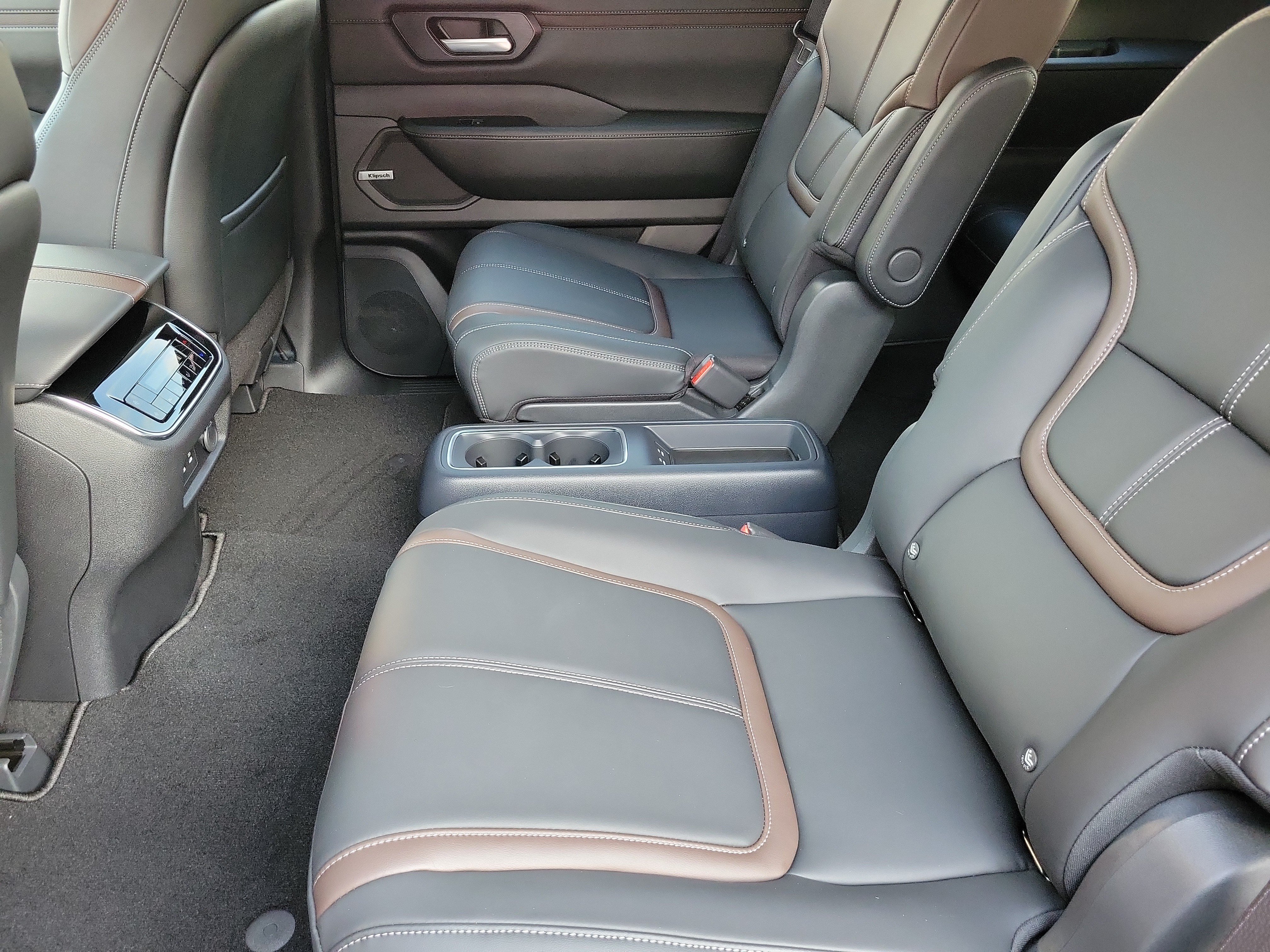 New 2026 Nissan Armada SL w/ Captain's Chari Seat Package AWD/4WD image 12