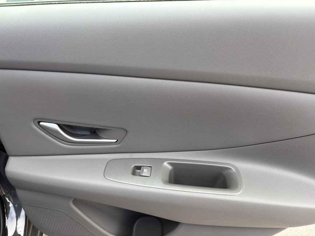 New 2026 Hyundai Elantra Sport FWD image 21