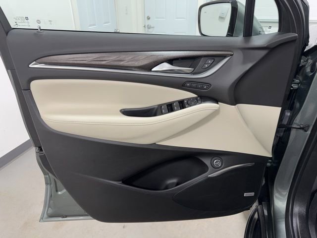 Used 2023 Buick Enclave Avenir w/ Avenir Technology Package image 10