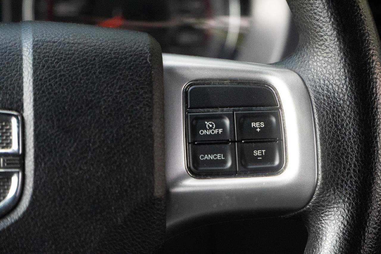 Used 2013 Dodge Charger SE RWD image 31