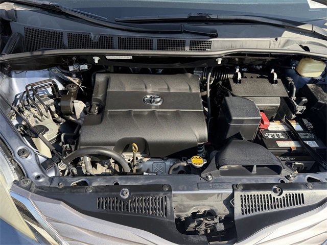 Used 2016 Toyota Sienna XLE w/ XLE Navigation Package image 29