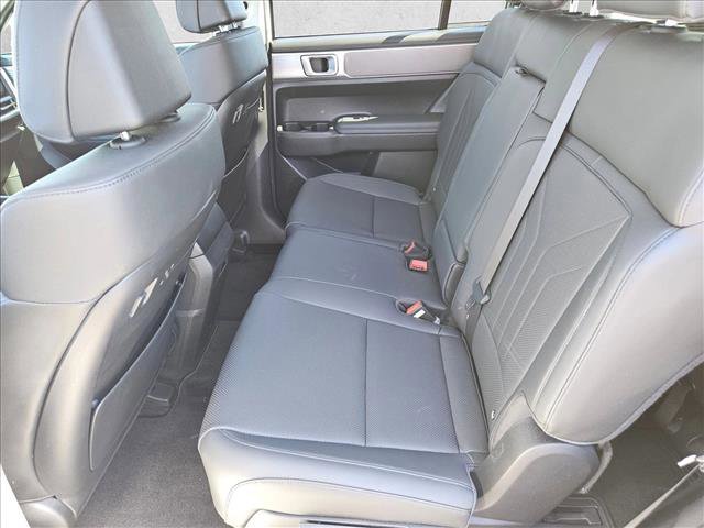 Certified 2025 Hyundai Santa Fe SEL image 9