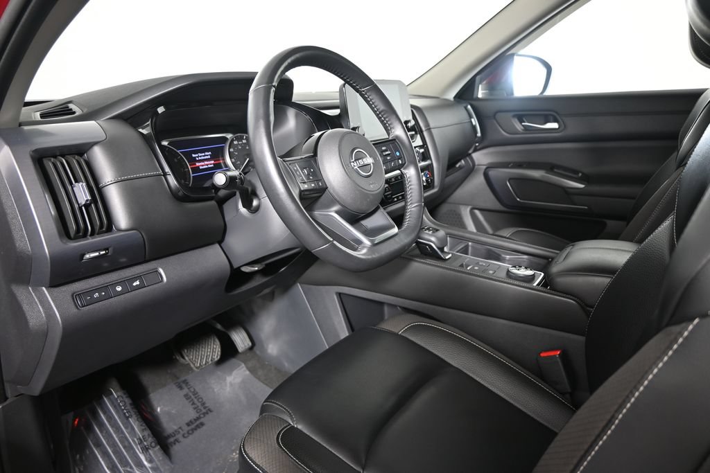 Used 2023 Nissan Pathfinder SL AWD/4WD image 26