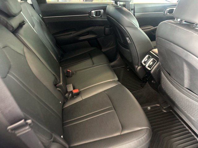 Used 2025 Kia Sorento S AWD/4WD image 17