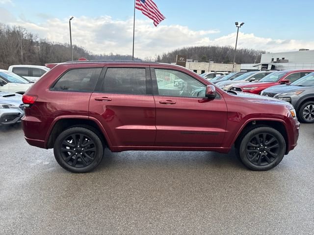 Used 2020 Jeep Grand Cherokee Altitude AWD/4WD image 6