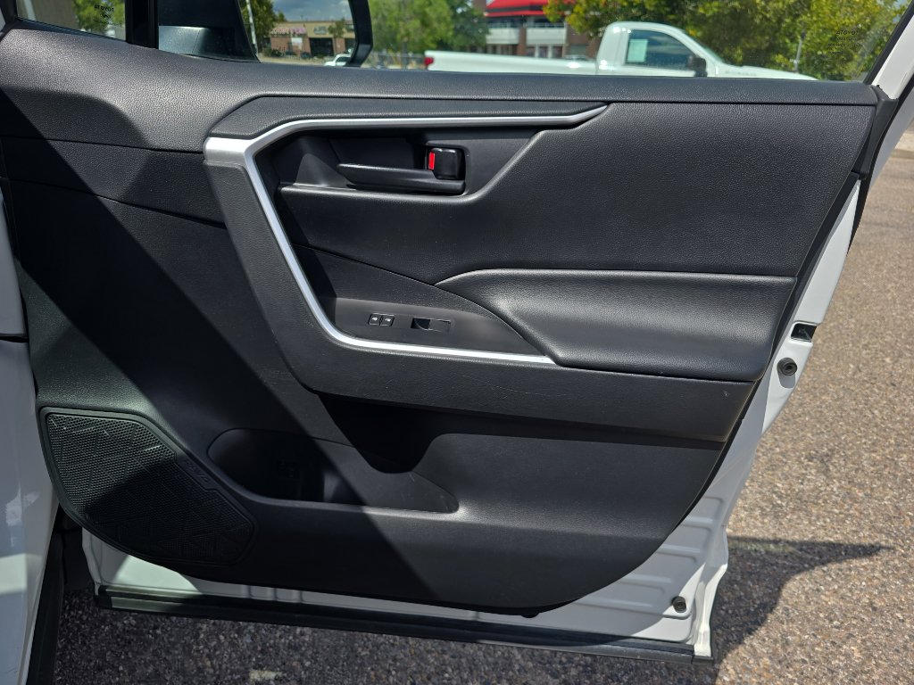 Used 2023 Toyota RAV4 LE image 21