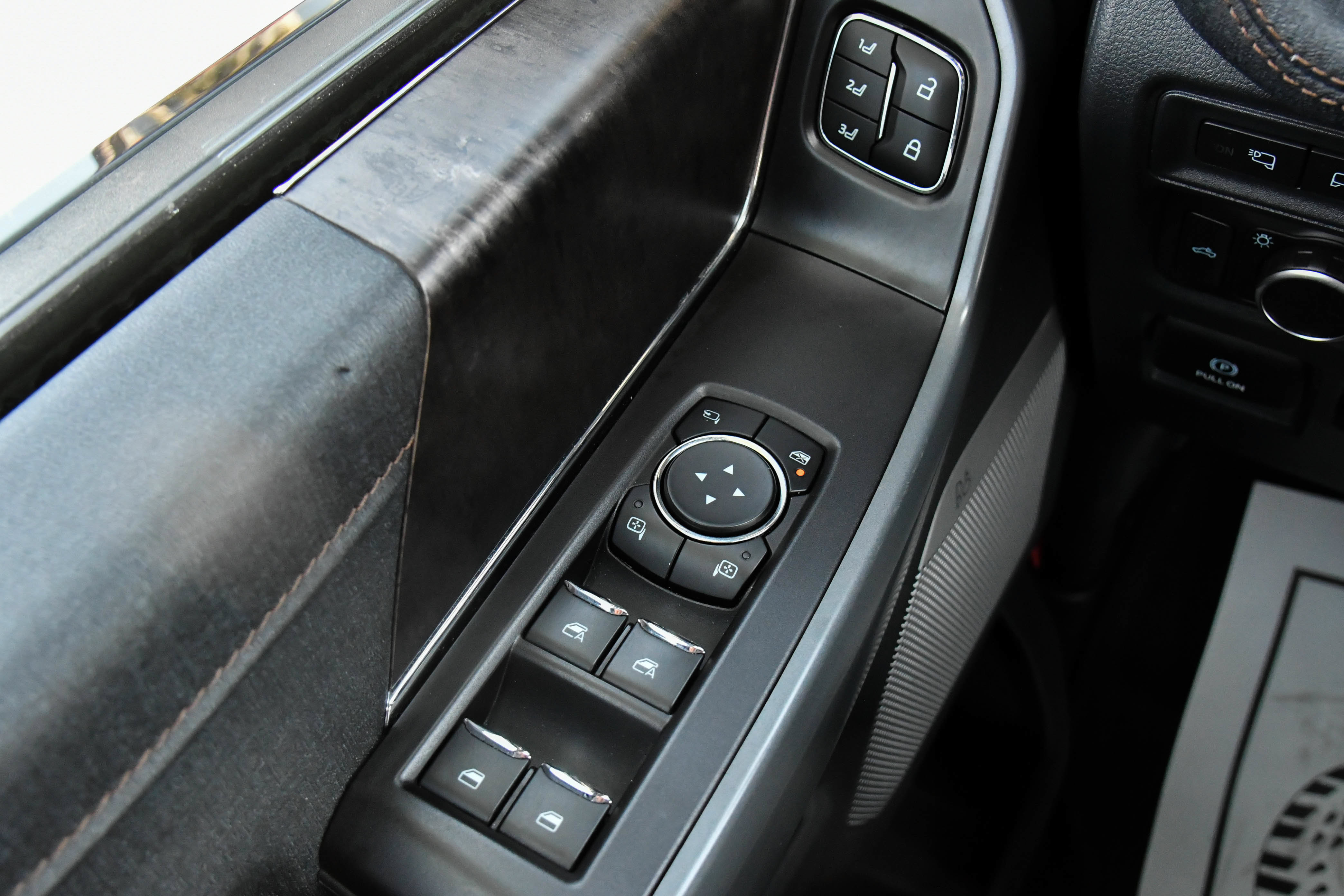 Used 2022 Ford F150 Lightning Lariat AWD/4WD image 42