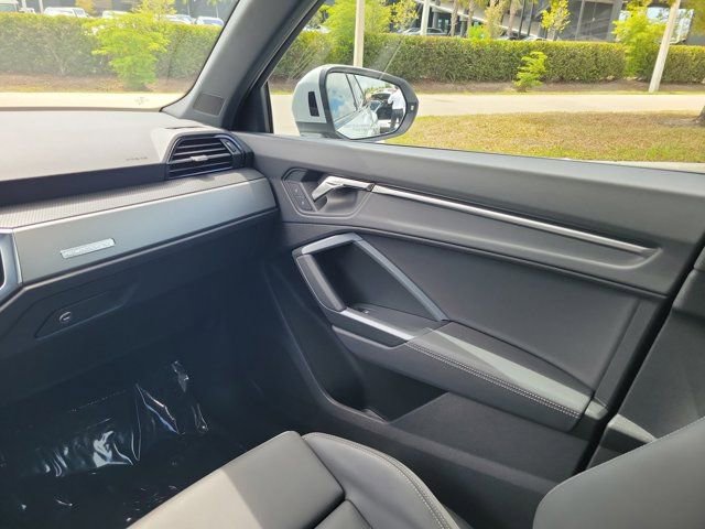 Certified 2025 Audi Q3 2.0T Premium w/ Convenience Package image 14
