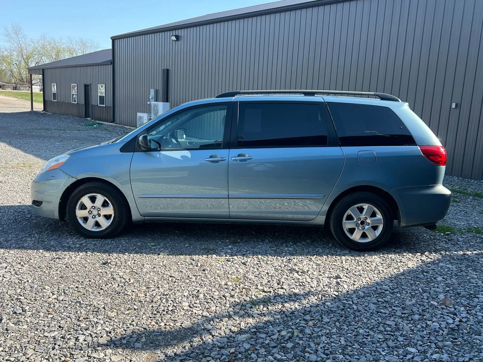 Used 2007 Toyota Sienna CE FWD image 2