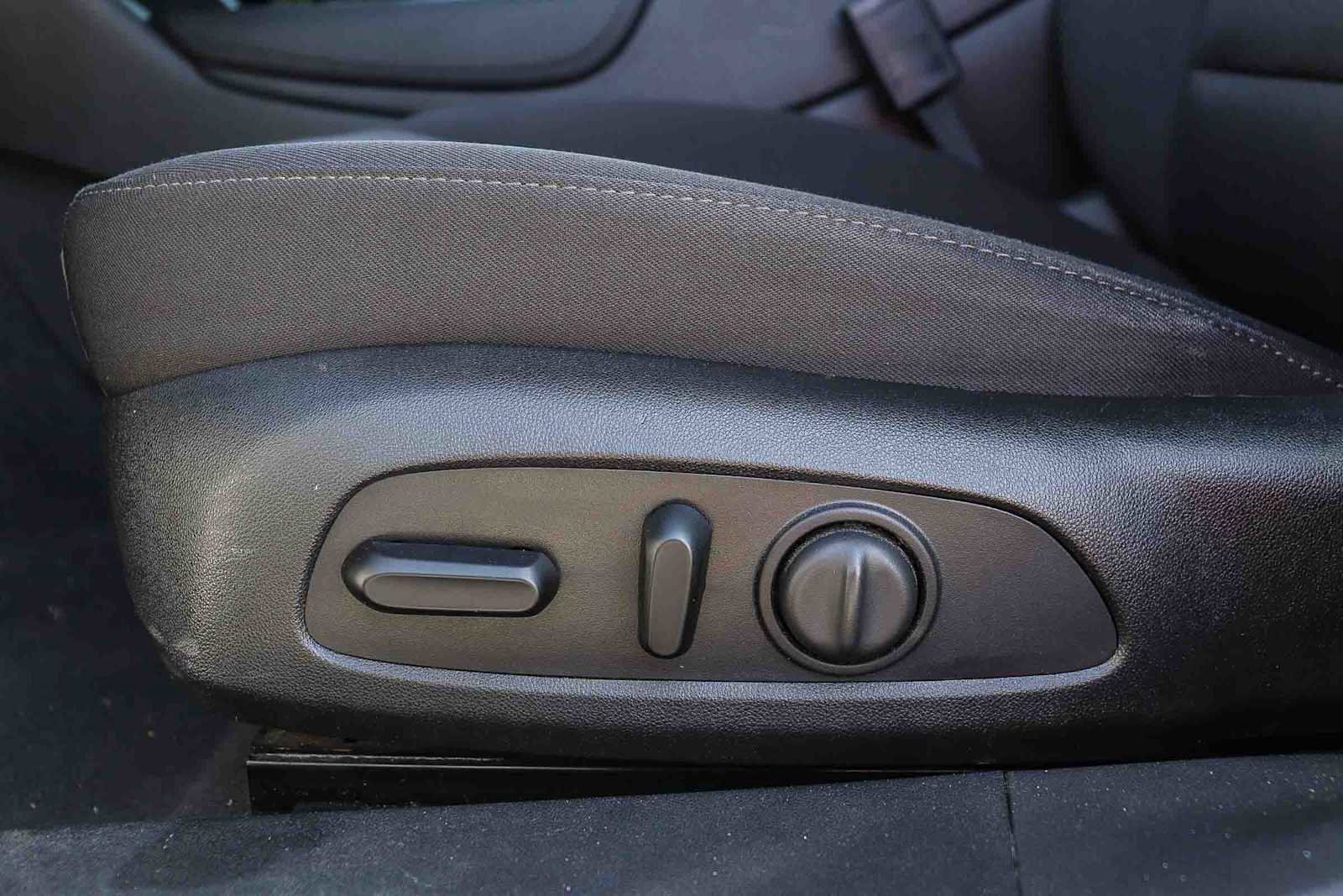 Used 2017 Chevrolet Malibu Hybrid FWD image 16