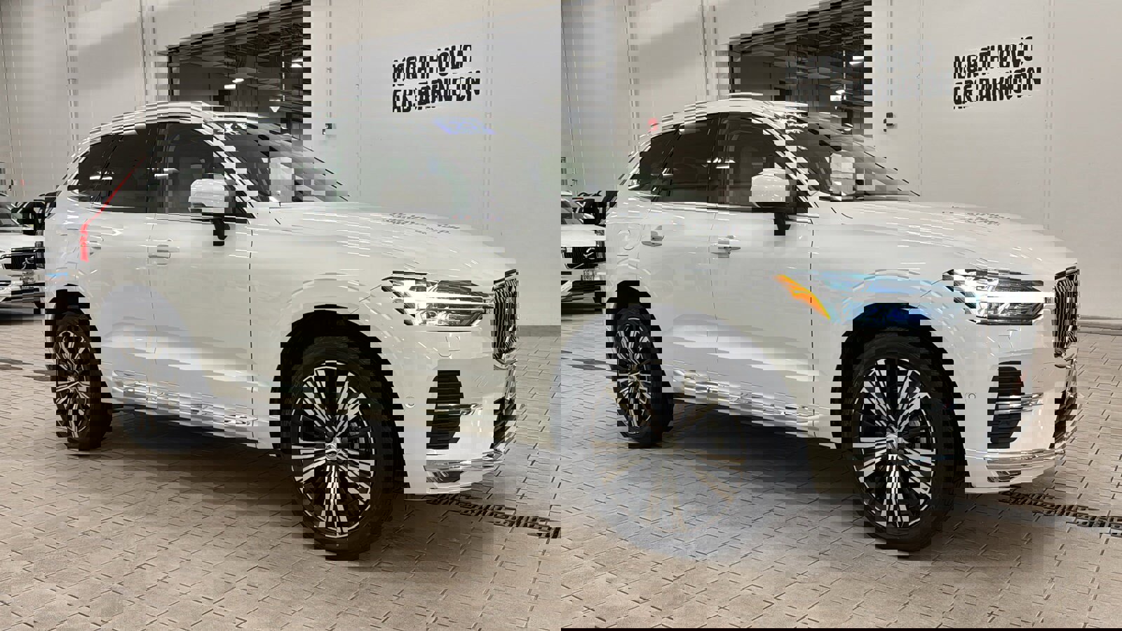 Used 2023 Volvo XC60 B5 Plus image 3