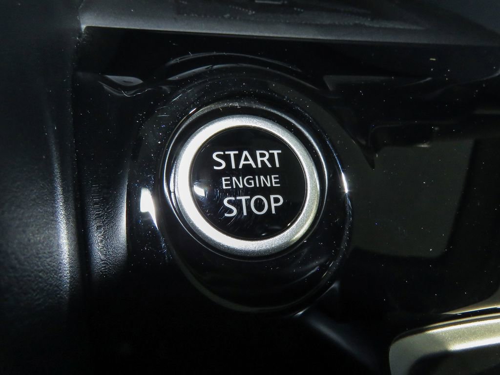 New 2025 Nissan Versa SR w/ Trunk Package FWD image 18