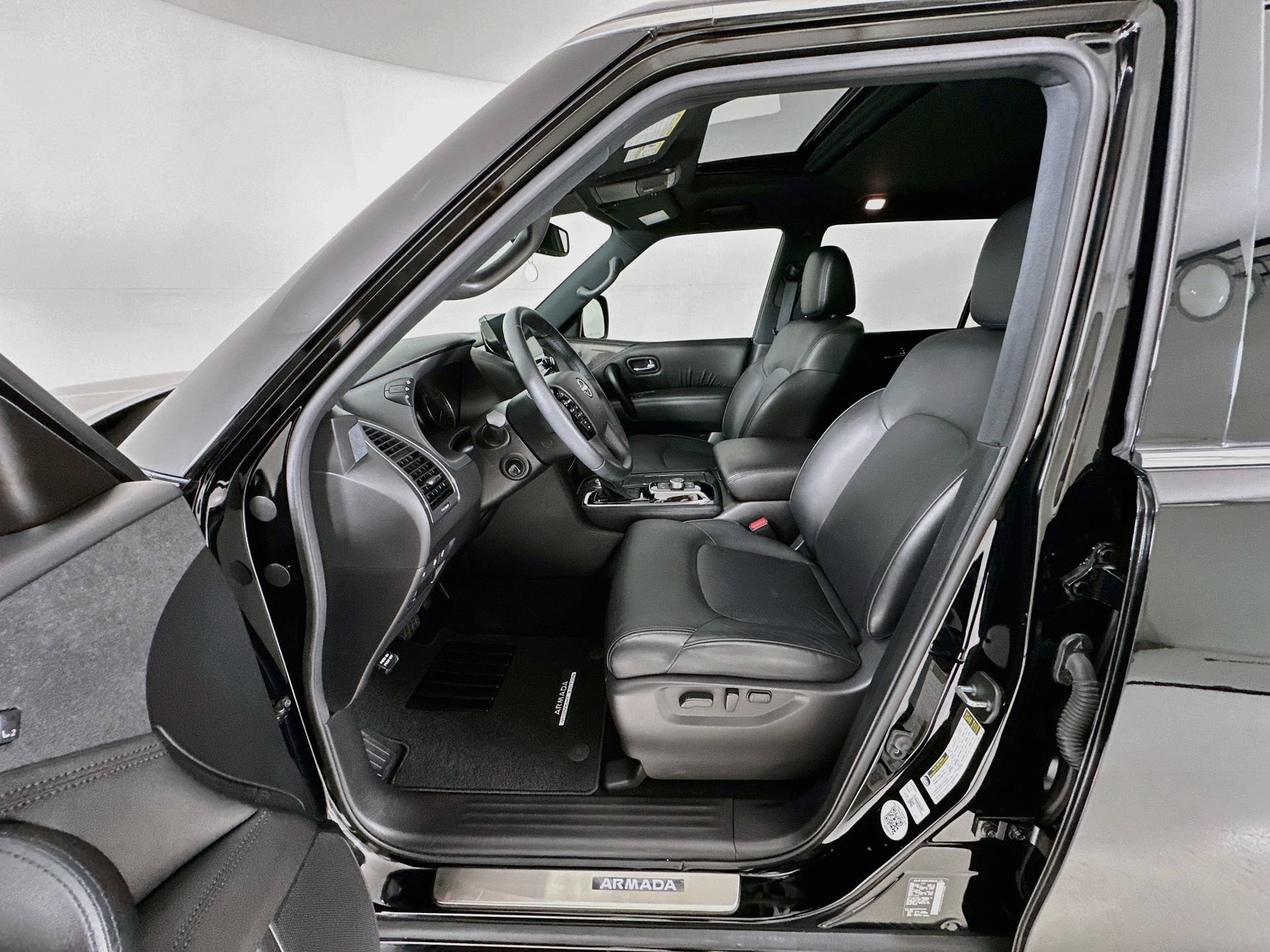 Used 2023 Nissan Armada SL w/ Midnight Edition Package RWD image 23