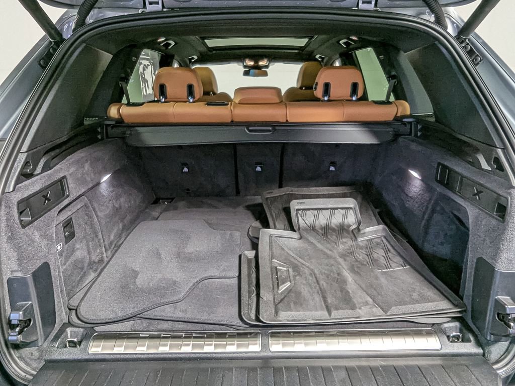 Used 2025 BMW X5 xDrive50e w/ Premium Package image 45